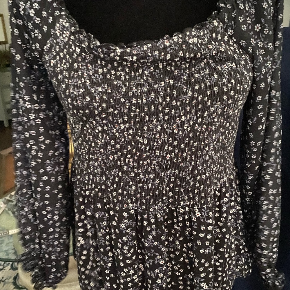 Black and white top size M